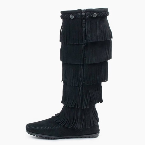 Minnetonka 5-Layer Fringe Boot black gently used womens size 7.5 suede - Picture 2 of 7